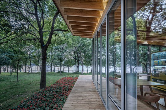 River View Service Station / ZHOU Wei + ZHANG Bin / Atelier Z+ River View Service Station / ZHOU Wei + ZHANG Bin / Atelier Z+ - Image 11 of 48