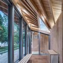 Posto de Serviço Vista para o Rio / ZHOU Wei + ZHANG Bin / Atelier Z+ - Edificios Públicos