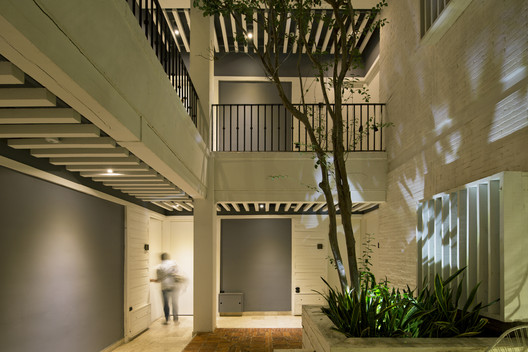 Edifício C57-4 / Boué Arquitetos - Imagem 1 de 14