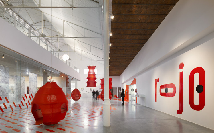 Experiment in Red - Playful Landscapes / Paschetta Cavallero Arquitectos - More Images