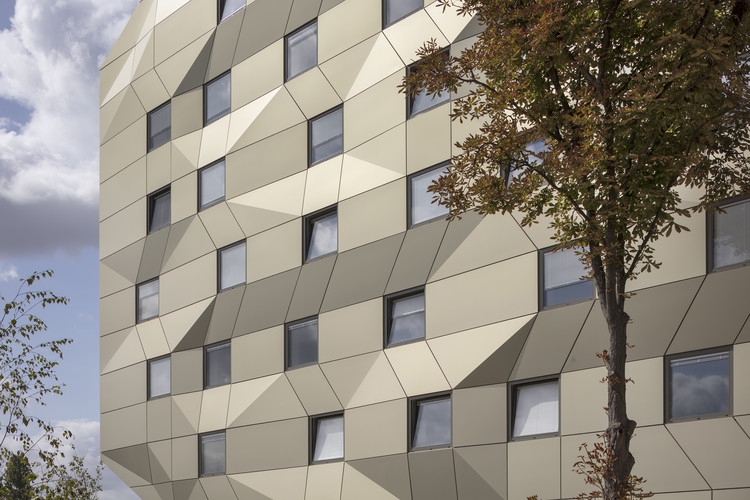 House of Ile-de-France  / ANMA - More Images