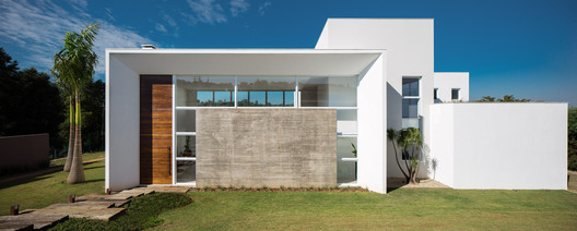 Casa en el Valle / idsp arquitetos - Imagen 2 de 24