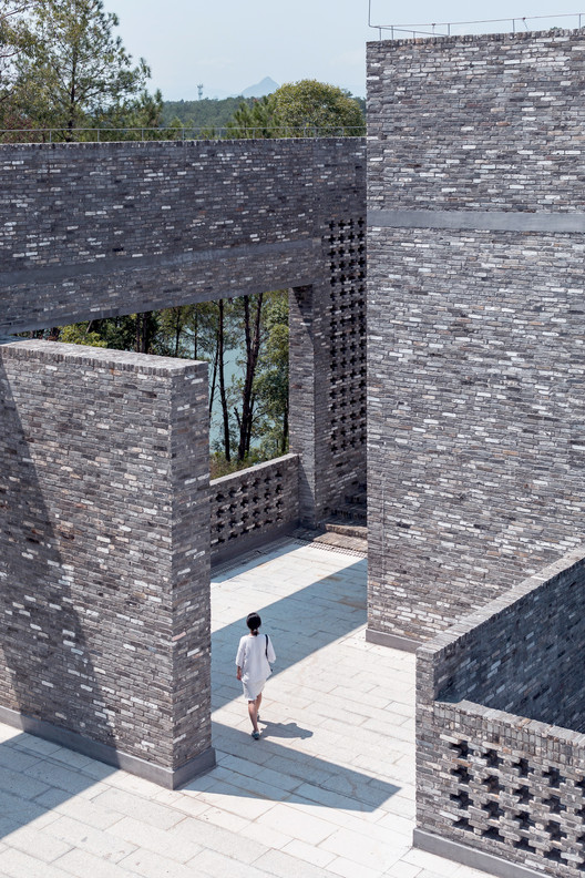 Riverside Academy & Epigraphy Museum / Tanghua Architects & Associates - Educational Architecture