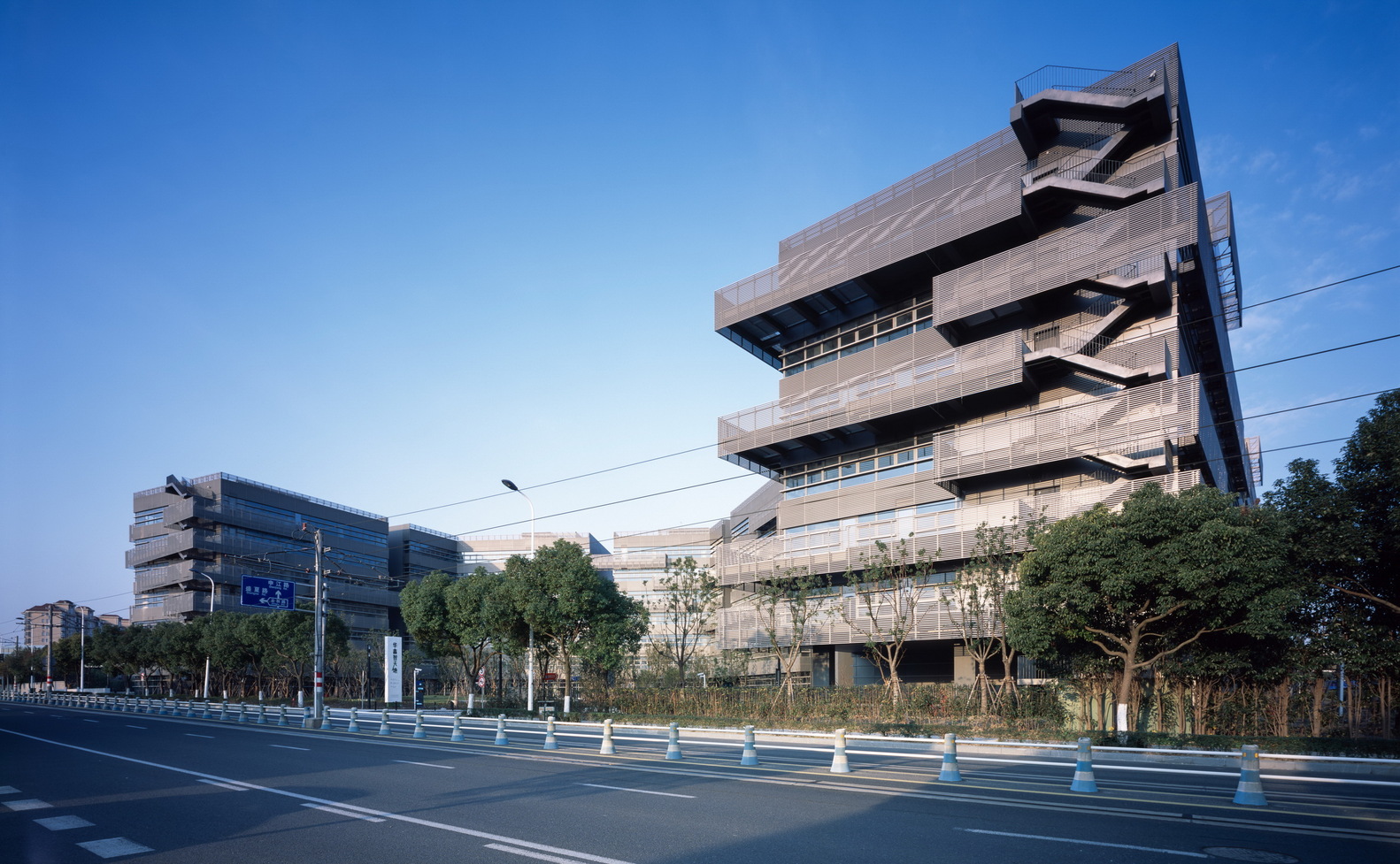 张江集电港一期·华鑫智天地 / 阿科米星建筑设计事务所 + 刘宇扬建筑事务所 - 11 的图像 25