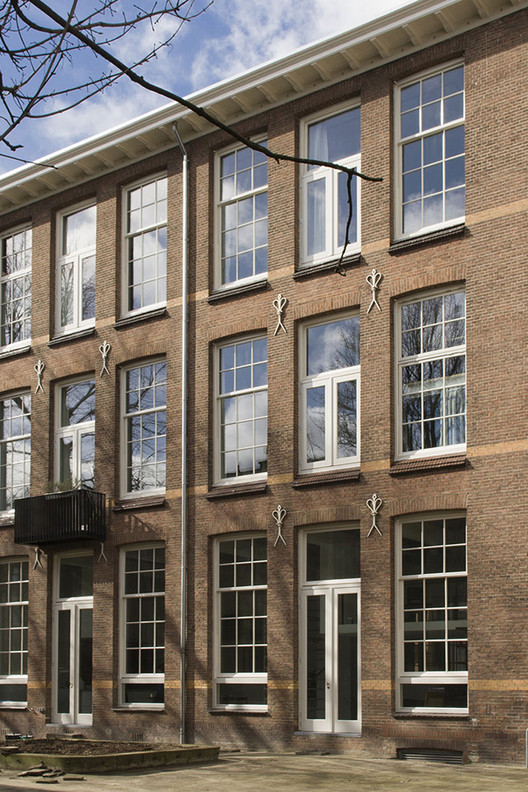 schoolhouse / eklund_terbeek - Windows