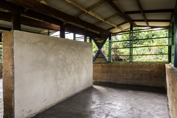 Escuela en Ghana / Alberto Figueroa - Fijación Vigas, Ventanas