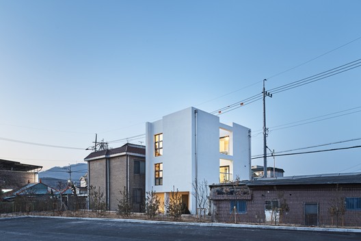CASA 3/6 em Dongducheon / Y GROUP - Imagem 37 de 40