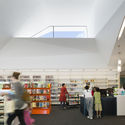 Pico Branch Library / Koning Eizenberg Architecture - Shelving