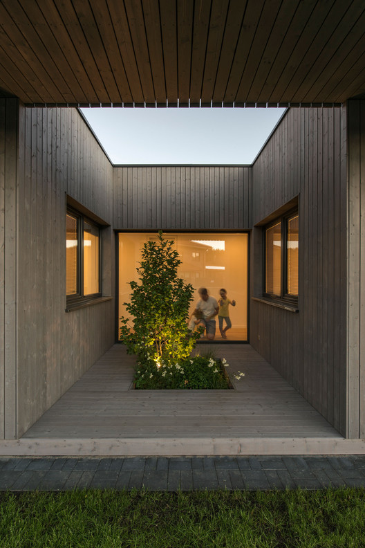 Black Box House / PAO Architects - Facade, Windows, Garden, Courtyard