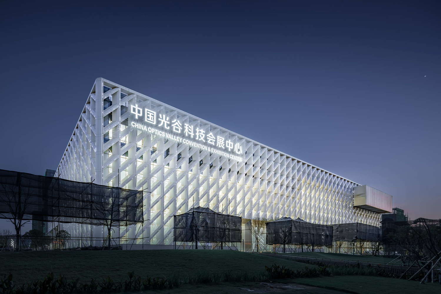 Gallery of China Optics Valley Convention and Exhibition Center / WSP