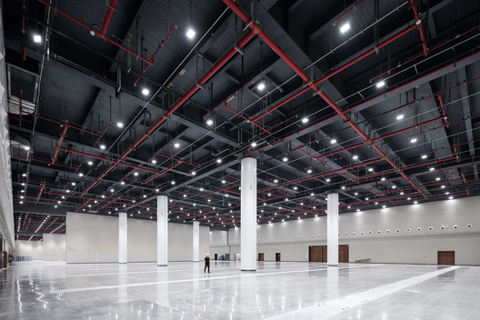 Centro de Convenções e Exposições Optics Valley da China / WSP Architects - Imagem 10 de 21