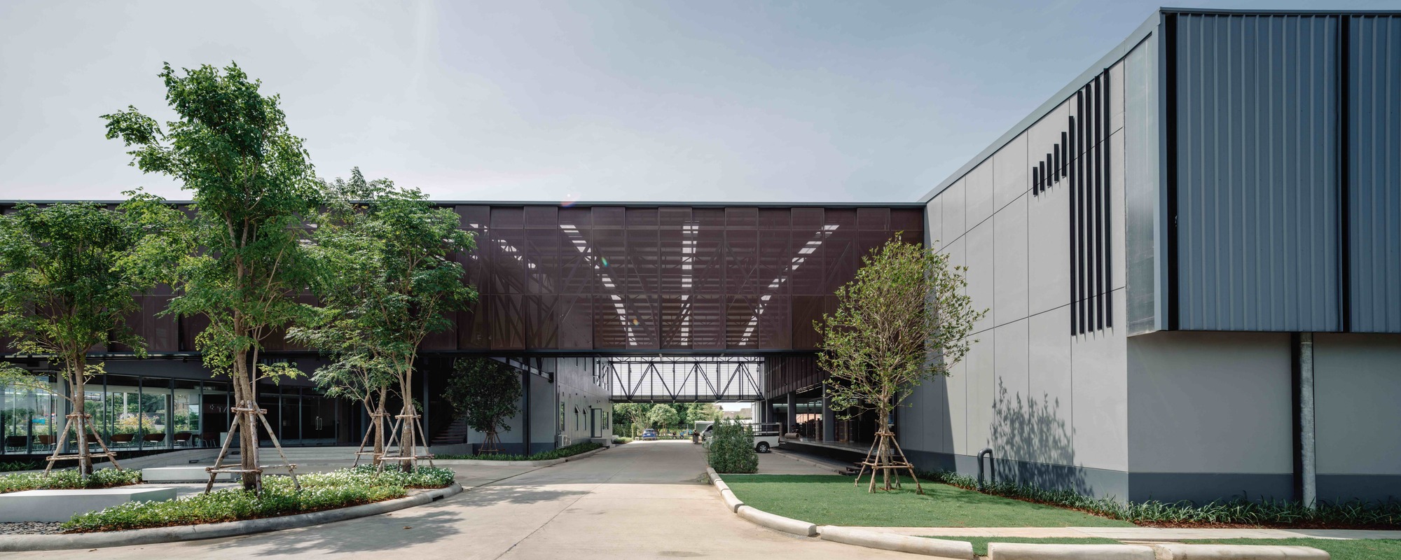 Gallery of TAK Sale Office & Warehouses / AOMO 17