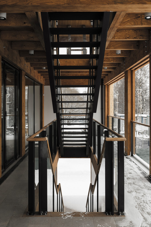 Wooden Office / AB CHVOYA - Beam, Windows