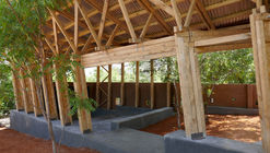 Eco Moyo Education Centre: Classroom and Library / The Scarcity and Creativity Studio
