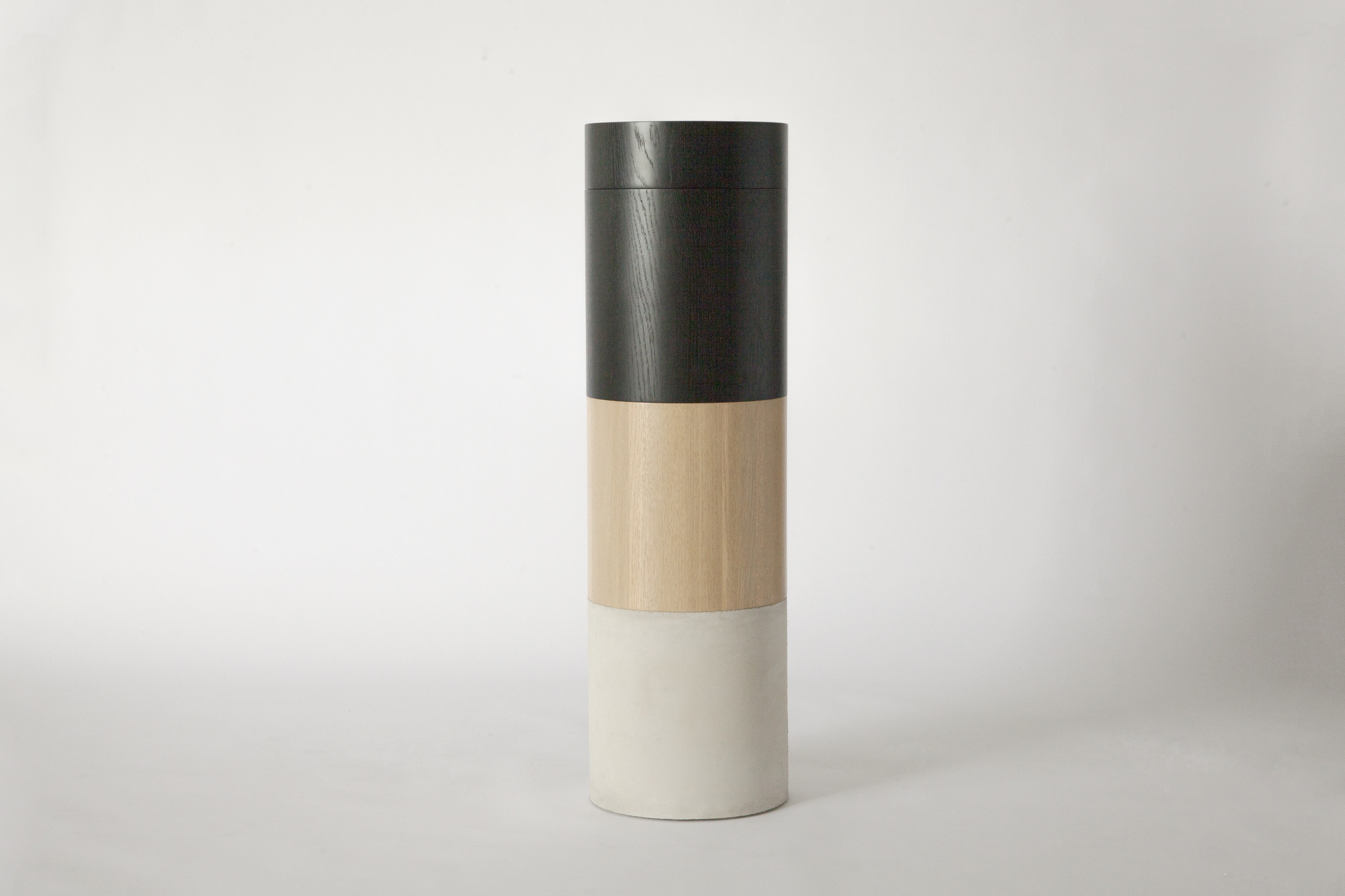 Galería de Estudio Persona propone colección de mobiliario con la