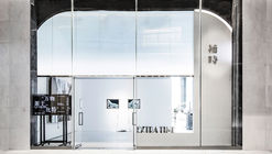 Extra Time Café & Gallery / XU Studio