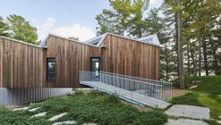 Sky House / Julia Jamrozik y Coryn Kempster