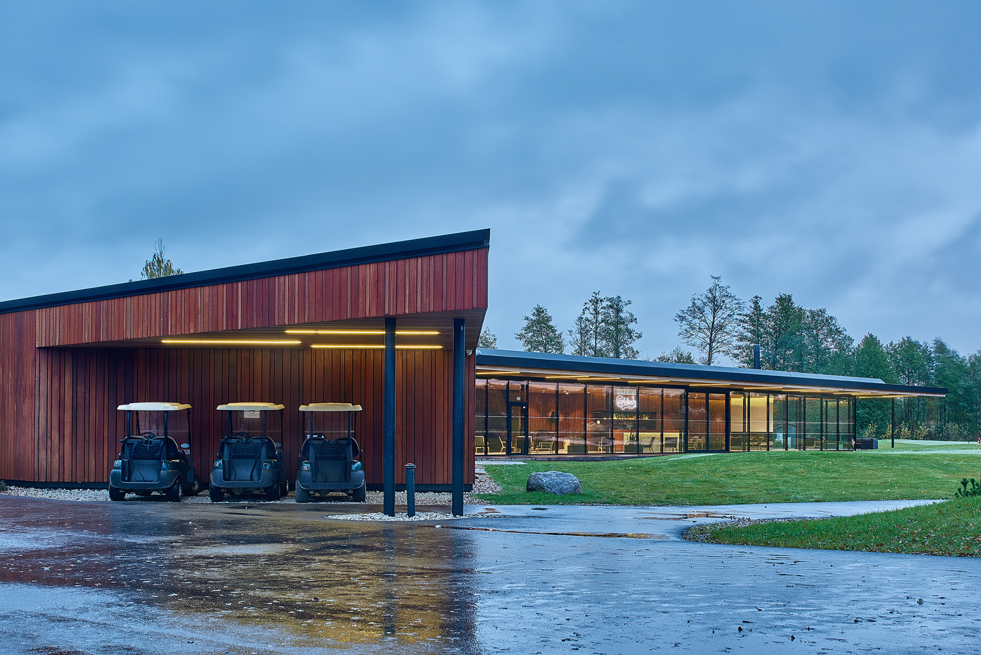 Gallery of The V Golf Club / PONAMA 17