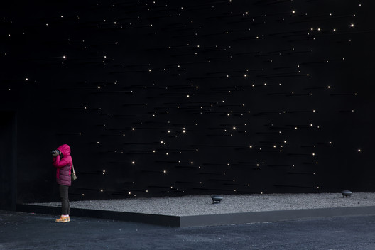 Asif Khan Unveils 'Darkest Building on Earth' For Winter Olympics Pavilion - Image 8 of 11