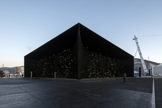 Asif Khan Unveils 'Darkest Building on Earth' For Winter Olympics Pavilion - Image 5 of 11
