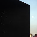 El edificio “más oscuro” de la Tierra debuta en los Juegos Olímpicos de Invierno de Pyeongchang: siente el resplandor de la galaxia dentro de un agujero negro - Image 2 of 4