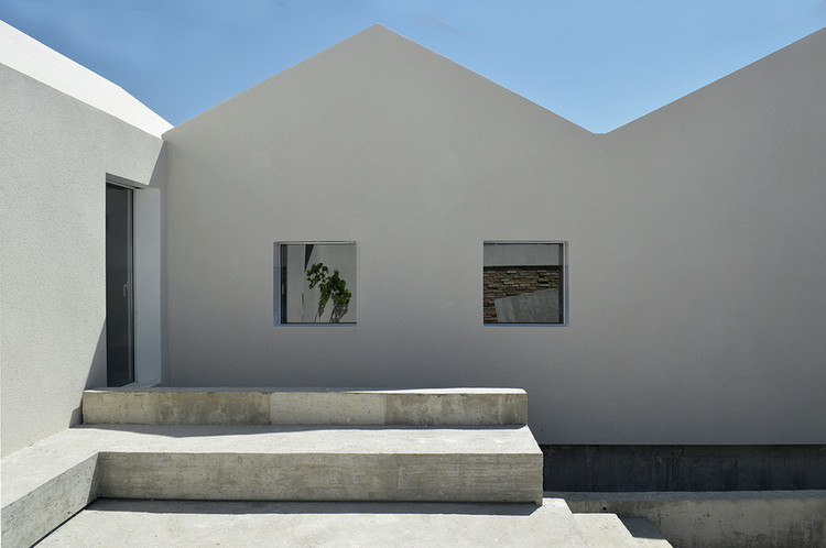 Casa-Estudio ABAL / Benítez González Arquitectos - Fachada, Escaleras