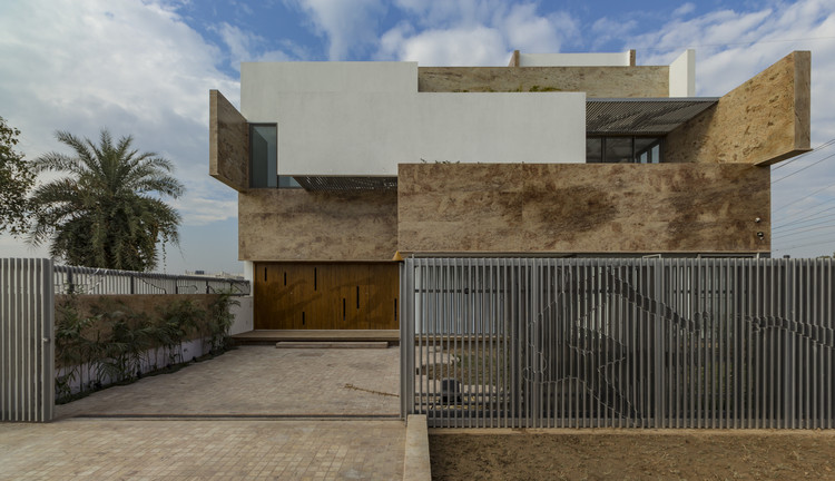 Residence 414 / Charged Voids - Facade