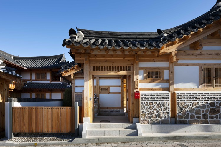 Su-o-jae em Eunpyeong / studio_GAON - Mais Imagens