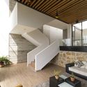Casa Escalonada / Apaloosa Estudio de Arquitectura y Diseño - Ventanas, Fijación Vigas