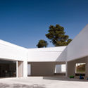 Parque Kindergarten / PROMONTORIO - Kindergarten, Facade