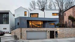 Three-Roof House / PLAIN WORKS
