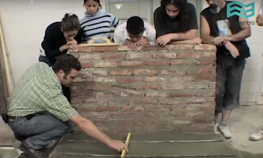 Learn about construction and masonry through this Spanish-language video series.