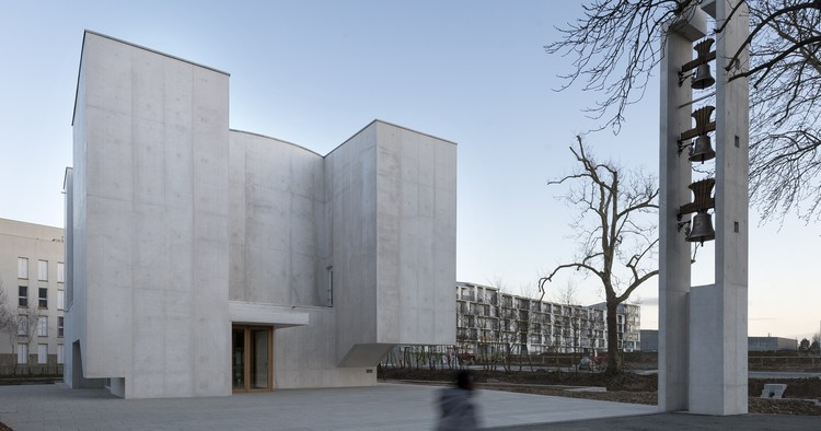 西扎新作：新圣雅克德拉兰德教堂，以朴素几何空间塑造心灵之所 - 更多图片