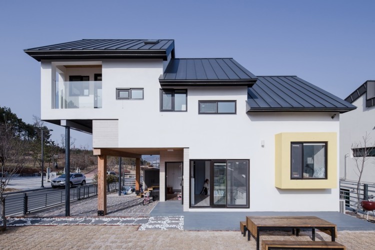 HOUSE on the Landscape C3 HOUSE 9 英語　韓国語 Slow House / KDDH | ArchDaily