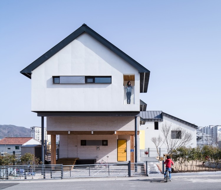 Slow House / KDDH | ArchDaily