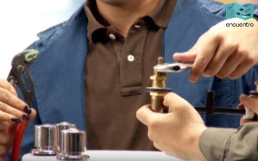 Do we know enough about plumbing? Learn the trade through these 8 Spanish-language videos