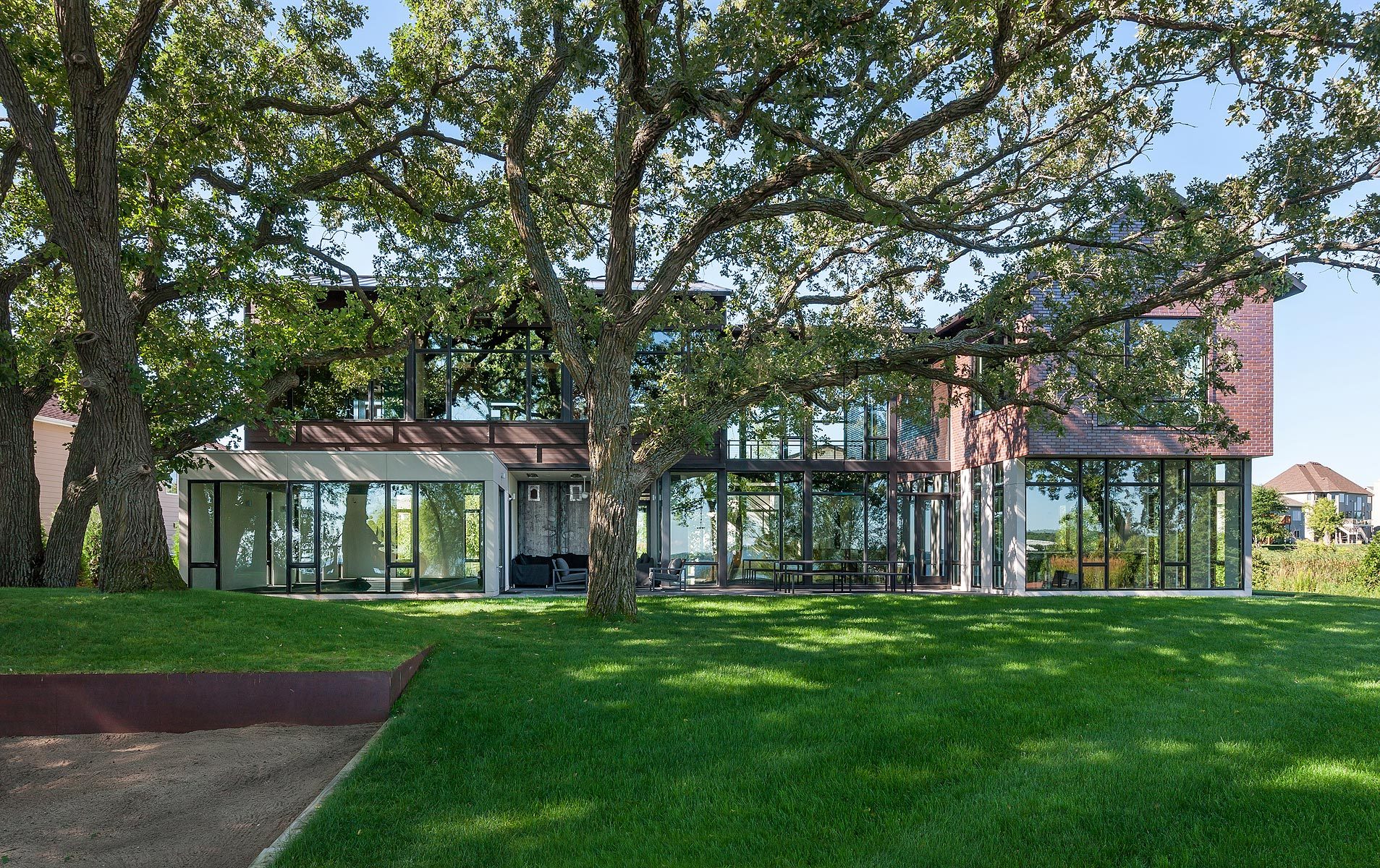 Gallery of Lake Waconia House / ALTUS Architecture + Design 9