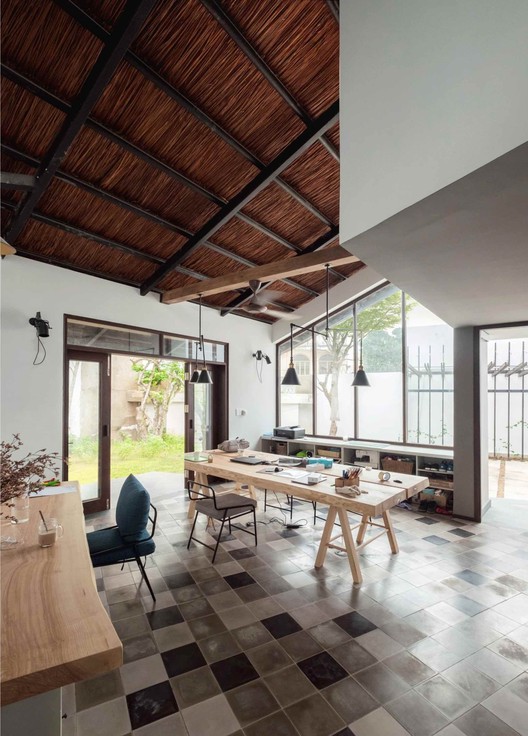 The Country House / 1+1>2 Architects - Table, Chair, Beam