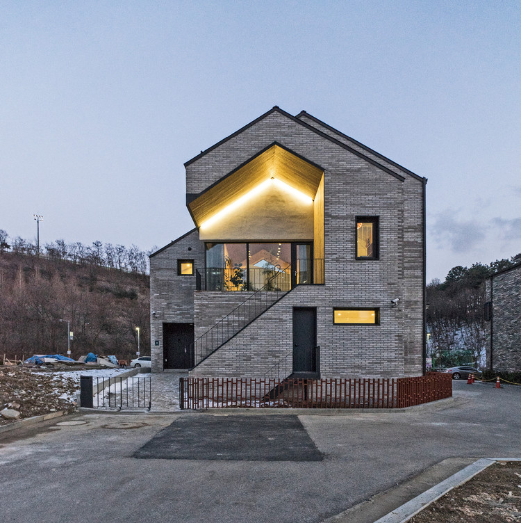 Casa Gwanggyo / JYA-RCHITECTS - Imagen 6 de 43