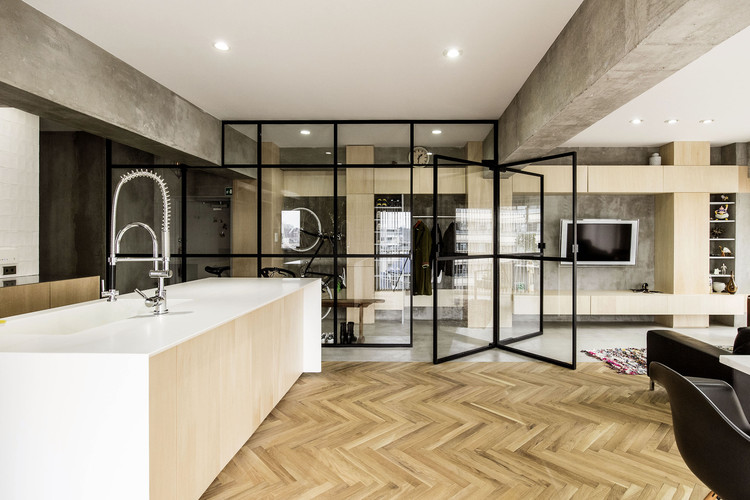 Syncopated, Revolving Door Condo / Tomokazu Hayakawa Architects - Countertop, Sink, Bathroom