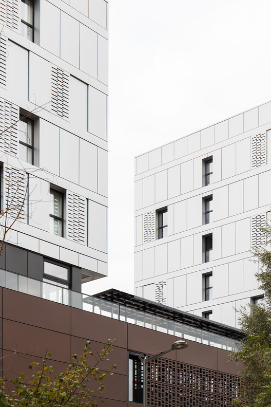 Escuela Superior de Arte / LCR Architectes Escuela Superior de Arte / LCR Architectes - Imagen 4 de 18