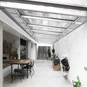 M20 / BAST - Extension, Courtyard, Facade, Beam, Table, Chair