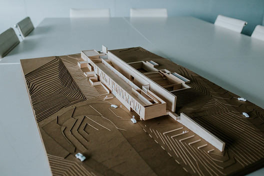 Escola de Ensino Fundamental Reeds Spring / Dake Wells Architecture - Imagem 21 de 28