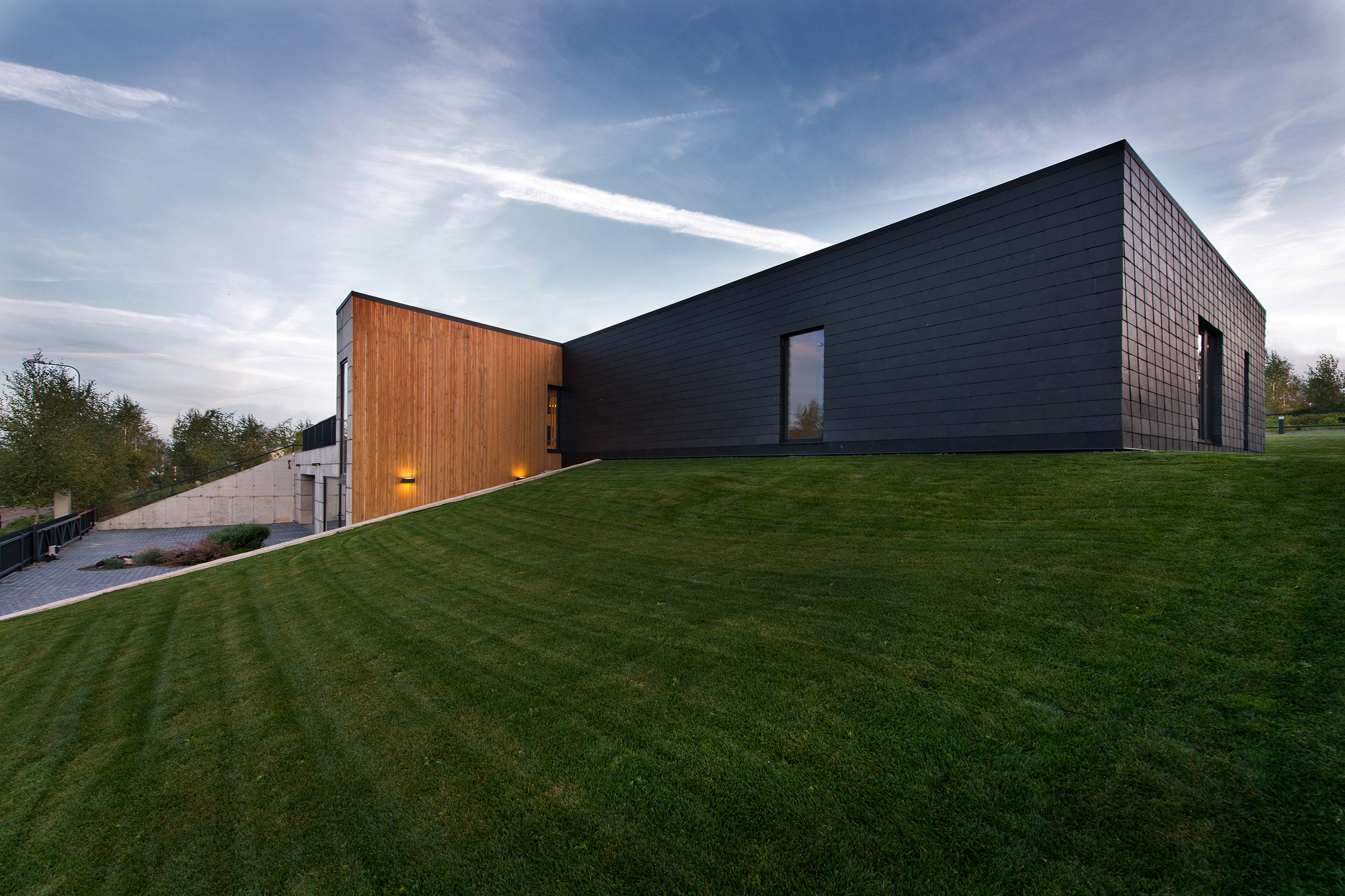 Gallery of Black House in Vilnius / Laurynas Žakevičius architects 1