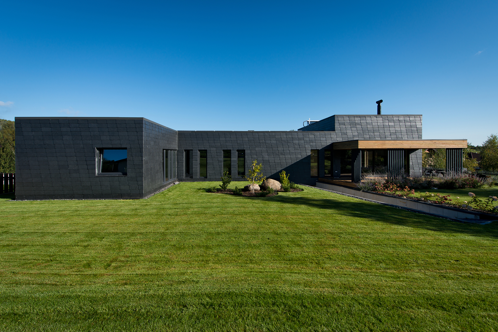 Gallery of Black House in Vilnius / Laurynas Žakevičius architects 29