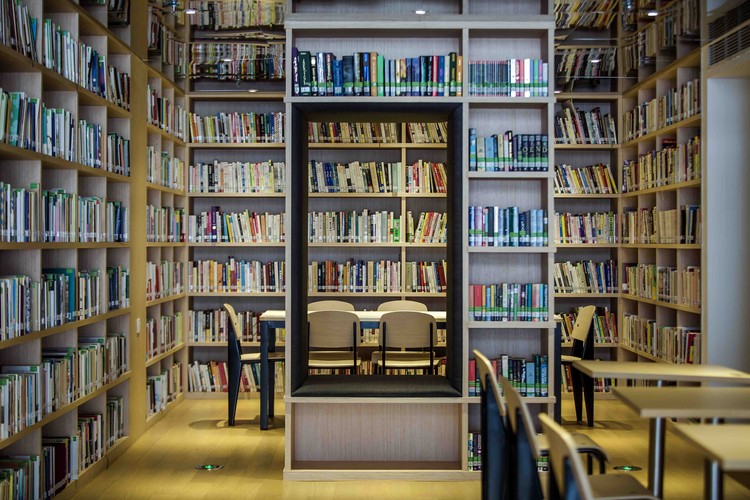 Read Cafe / Gengshang Design - Shelving, Chair