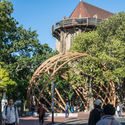 Snøhetta y Local Studio presentan un arco de madera en homenaje al arzobispo Desmond Tutu en Sudáfrica - Imagem 2 de 4