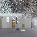 #donotsettle se adentra en el Louvre Abu Dhabi para explorar los detalles constructivos de su gran cúpula y experimentar el paso de la luz y la sombra - Imagem 7 de 4