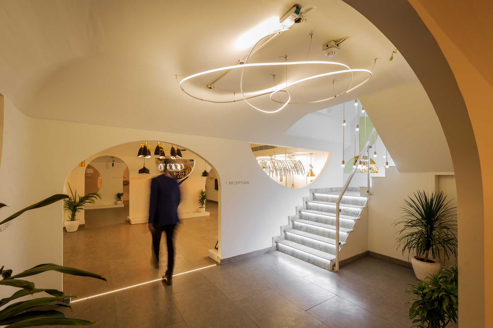 Gallery of The Light-Art Gallery / Renesa Architecture Design Interiors ...
