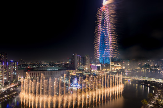 Que tipo de cerimônia de inauguração pode moldar com sucesso a identidade e o status social de um novo edifício? Que tipo de cerimônia de inauguração pode moldar com sucesso a identidade e o status social de um novo edifício? - Imagem 21 de 36